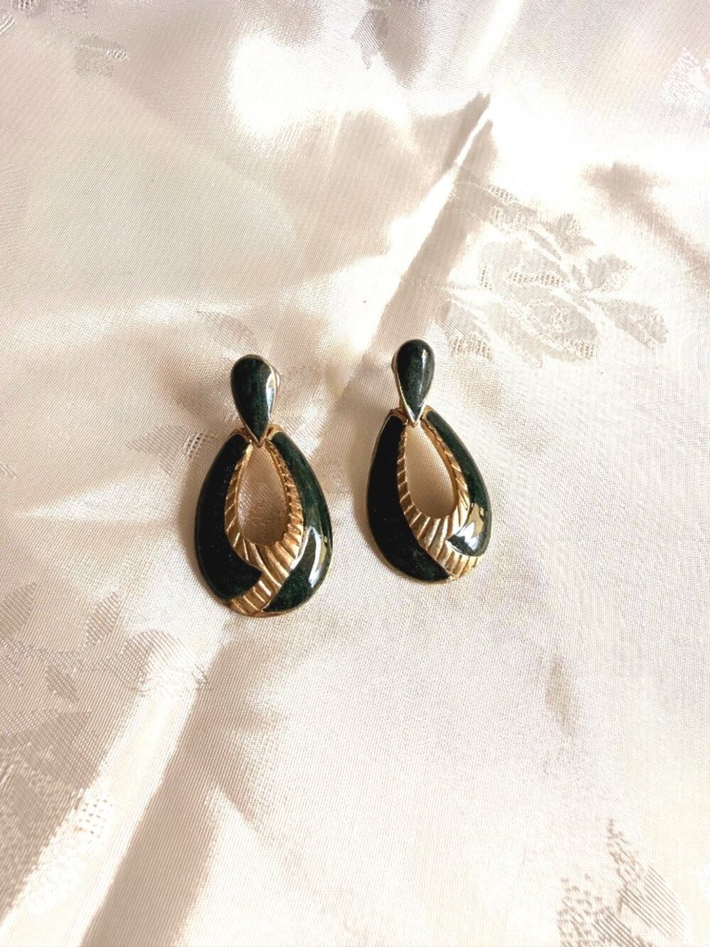 Vintage Green & Gold-Tone Teardrop Dangle Drop Earrings w/ Box